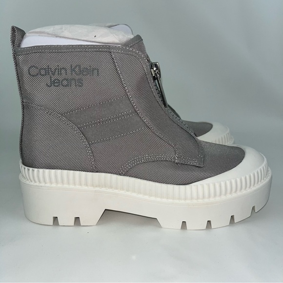 CALVIN KLEIN JEANS Light Grey Bertie Boot Size 8. - Picture 1 of 10